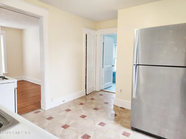 $2,000 | 70 Pemberwick Road, Unit 2R, Greenwich, CT 06831