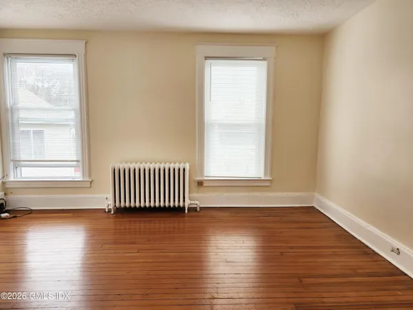 $2,000 | 70 Pemberwick Road, Unit 2R, Greenwich, CT 06831