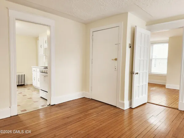 $2,000 | 70 Pemberwick Road, Unit 2R, Greenwich, CT 06831