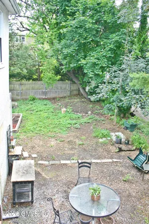 $2,000 | 70 Pemberwick Road, Unit 2R, Greenwich, CT 06831