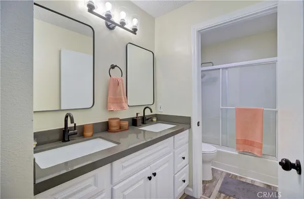 $389,000 | 4110 Elm Avenue, Unit 203, Long Beach, CA 90807