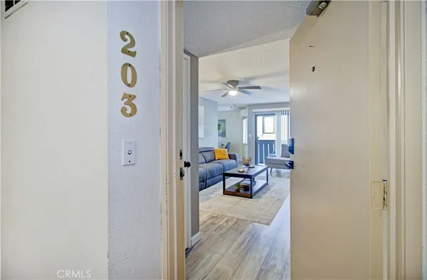 $389,000 | 4110 Elm Avenue, Unit 203, Long Beach, CA 90807