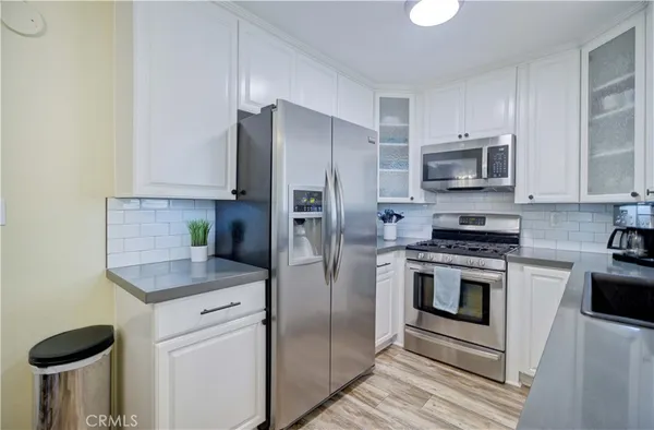 $389,000 | 4110 Elm Avenue, Unit 203, Long Beach, CA 90807
