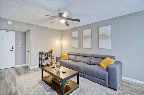 $389,000 | 4110 Elm Avenue, Unit 203, Long Beach, CA 90807