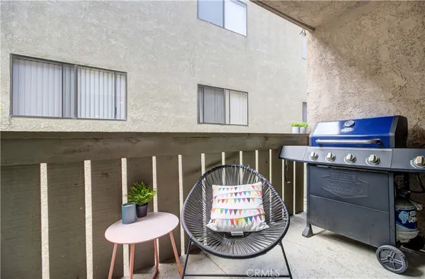 $389,000 | 4110 Elm Avenue, Unit 203, Long Beach, CA 90807