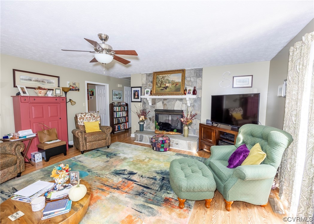 175 Walton Road Keysville, VA 23947 - Photo 25 of 49 a living room with furniture and a flat screen tv
