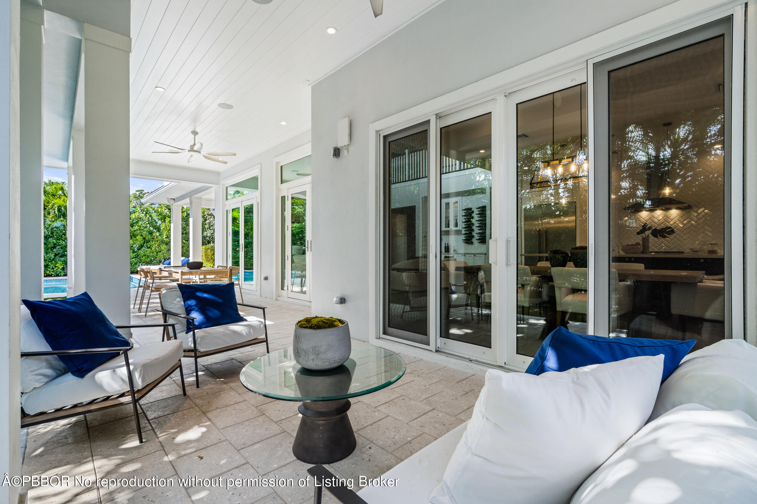 234 Desota Road West Palm Beach, FL 33405 - Photo 31 of 36 a living room with furniture