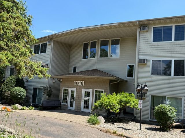 $132,000 | 10301 Cedar Lk Road South, Unit 102, Hopkins, MN 55305