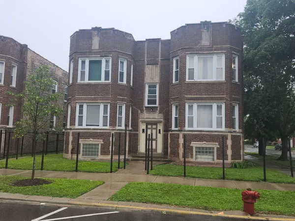 $1,400 | 9202 South Loomis Street, Unit 1, Chicago, IL 60620