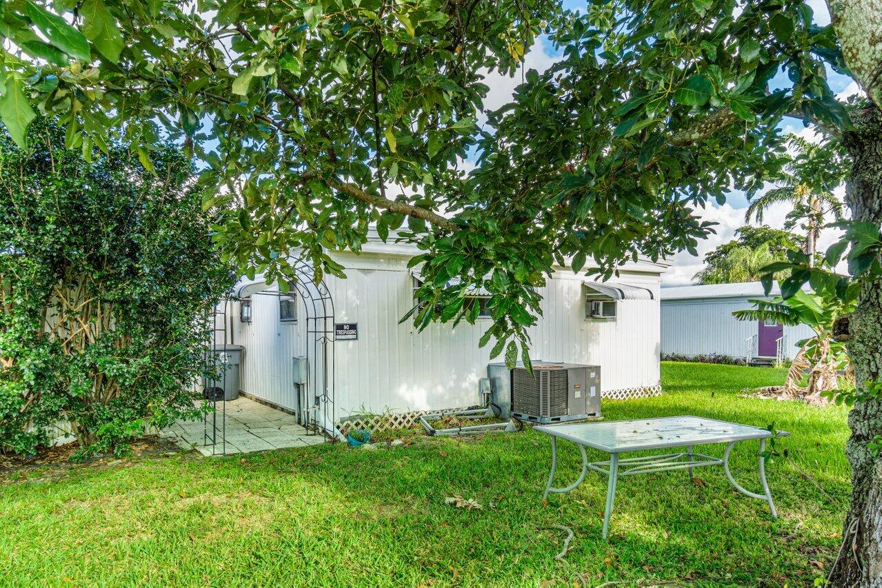 1530 Southwest 65th Avenue Boca Raton, FL 33428 - Photo 14 of 19 026-1530Southwest65thAvenue-BocaRaton-FL