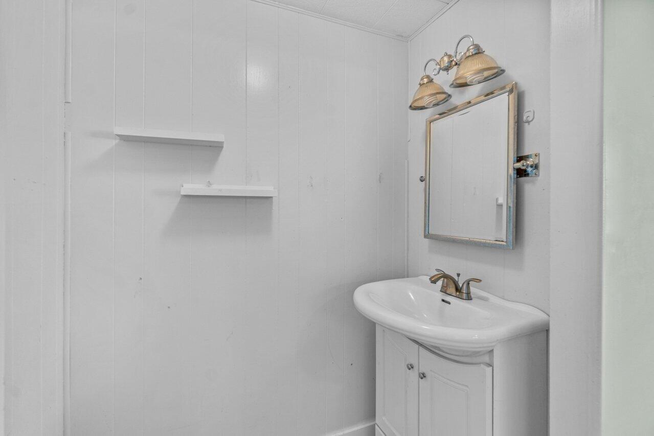 1530 Southwest 65th Avenue Boca Raton, FL 33428 - Photo 10 of 19 019-1530Southwest65thAvenue-BocaRaton-FL