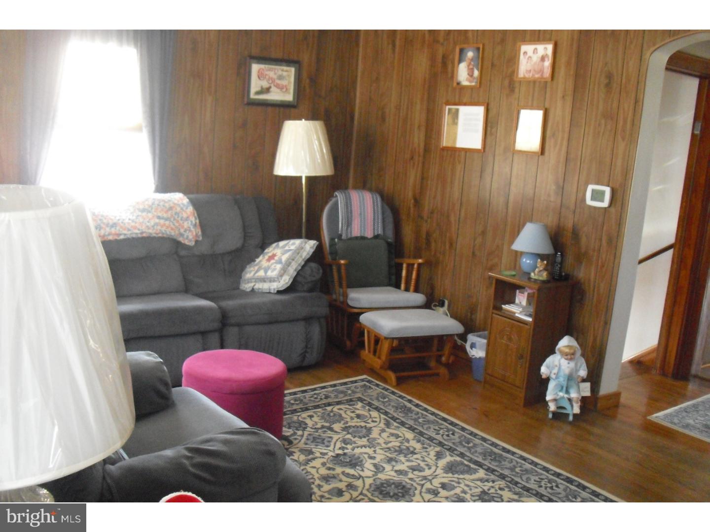 69 Harvard Road Pennsville, NJ 08070 - Photo 6 of 23 Living Room