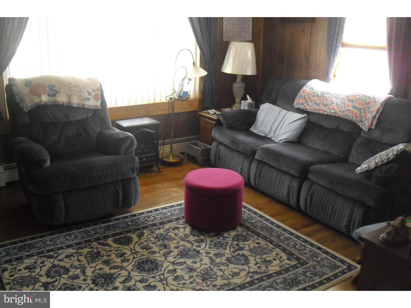 69 Harvard Road Pennsville, NJ 08070 - Photo 7 of 23 Living Room
