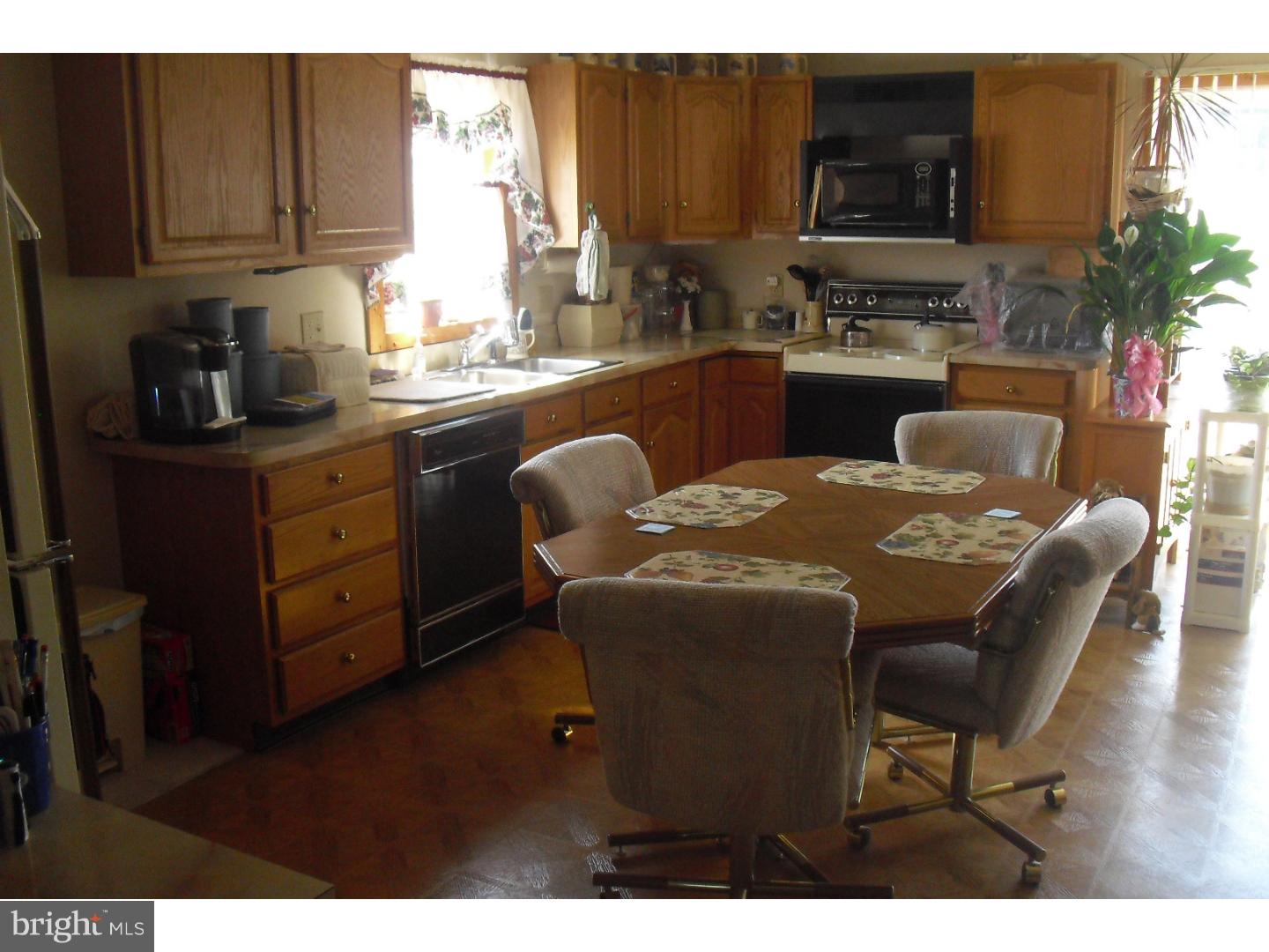 69 Harvard Road Pennsville, NJ 08070 - Photo 9 of 23 Kitchen