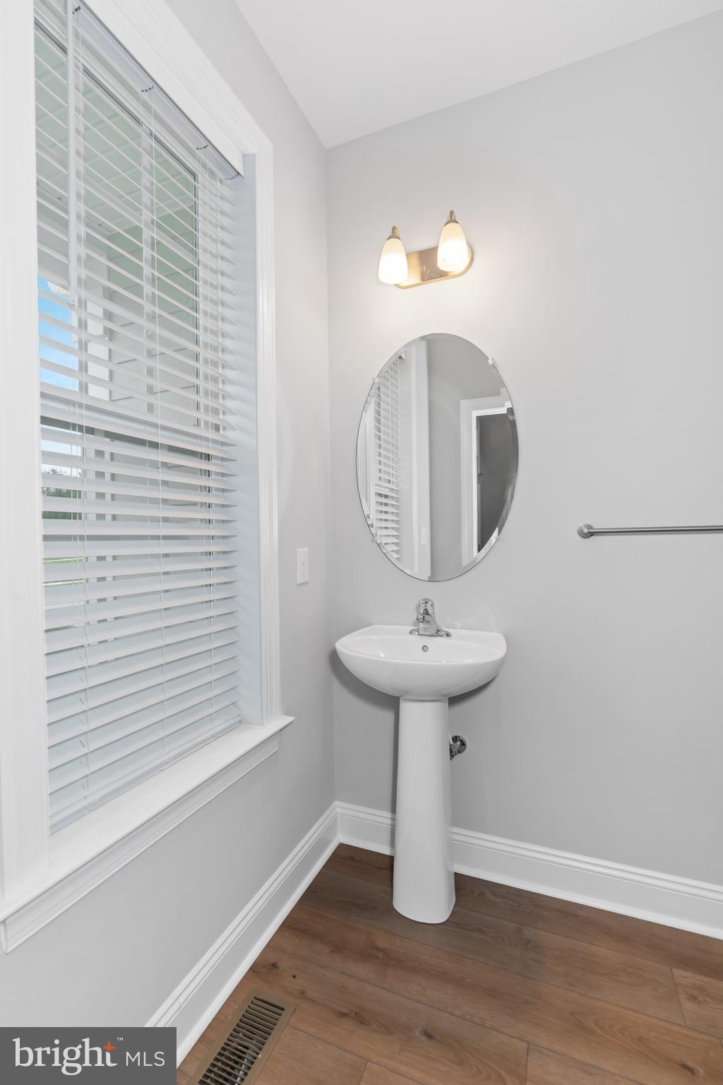 513 Valley Road Newark, DE 19711 - Photo 21 of 55 Powder room