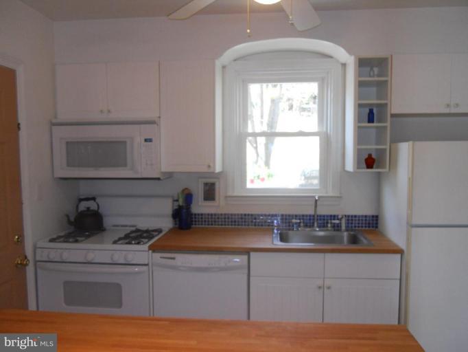 1206 Overbrook Road Baltimore, MD 21239 - Photo 5 of 20 Kitchen
