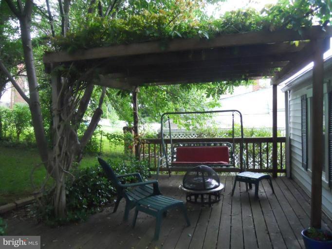 1206 Overbrook Road Baltimore, MD 21239 - Photo 9 of 20 Wisteria Covered Seating Area