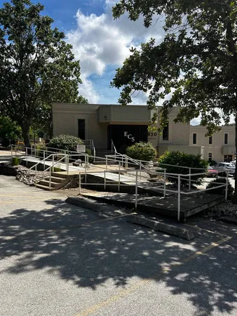 $11 | 1820 North Sterling Avenue, Peoria, IL 61604