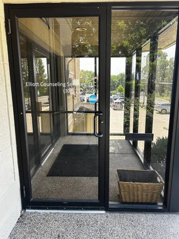 $11 | 1820 North Sterling Avenue, Peoria, IL 61604