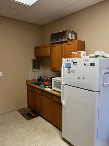 $11 | 1820 North Sterling Avenue, Peoria, IL 61604