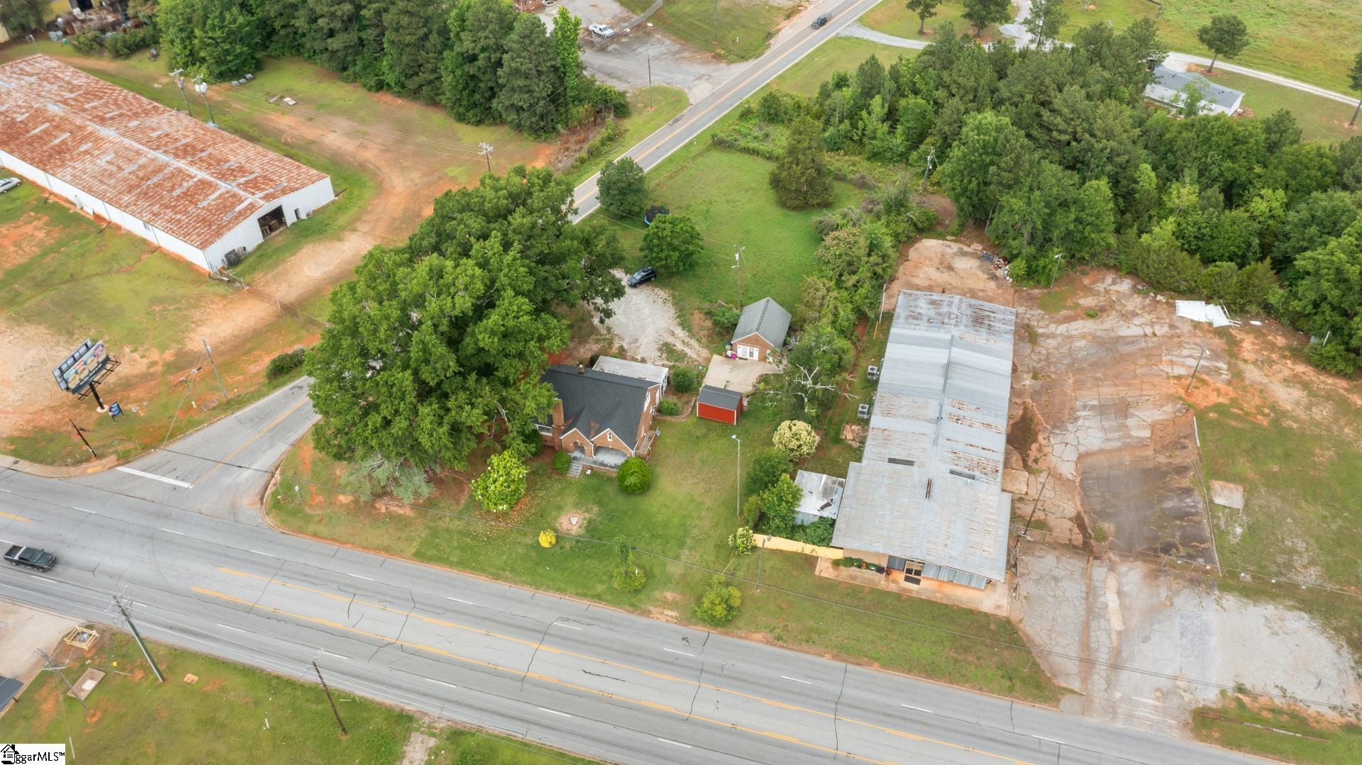 1301 Old Airport Road Laurens, SC 29360 - Photo 5 of 21