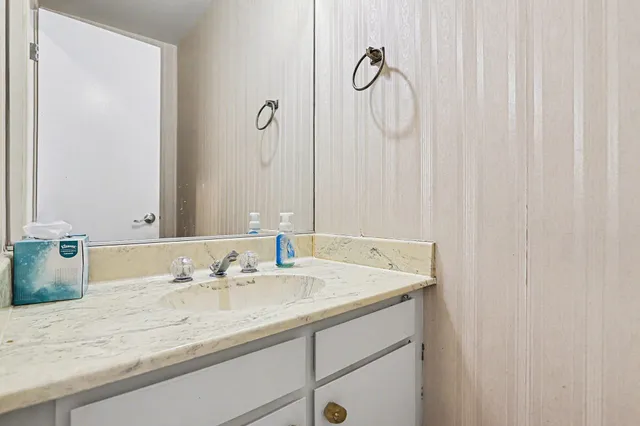 $155,000 | 209 Paisley Court, Kalamazoo, MI 49006