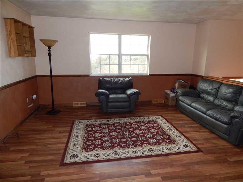 528 Horne Run Road Amity, PA 15311 - Photo 10 of 22 Living Room.