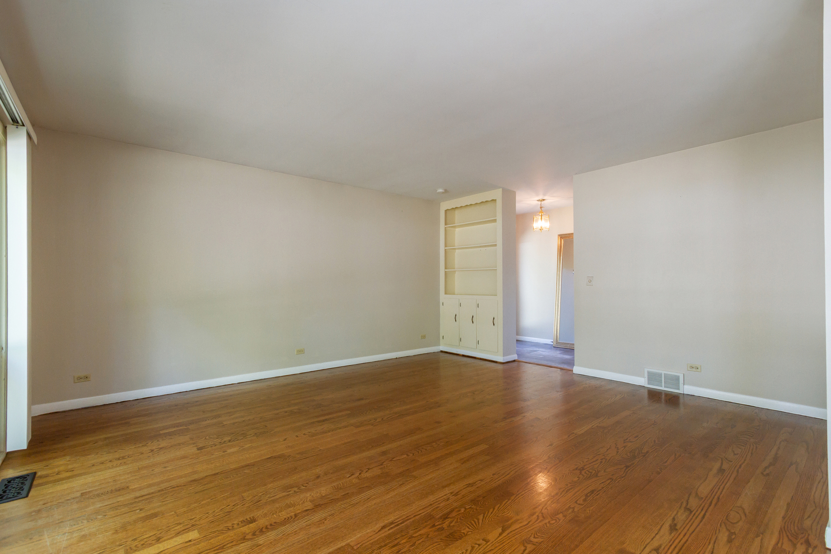 511 Lisa Road West Dundee, IL 60118 - Photo 5 of 25