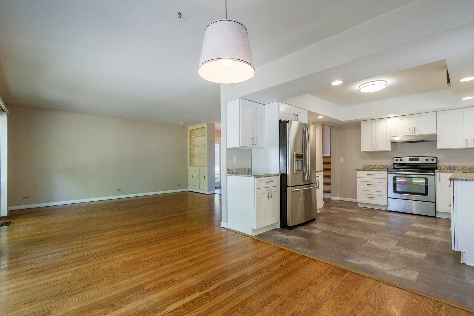 511 Lisa Road West Dundee, IL 60118 - Photo 7 of 25