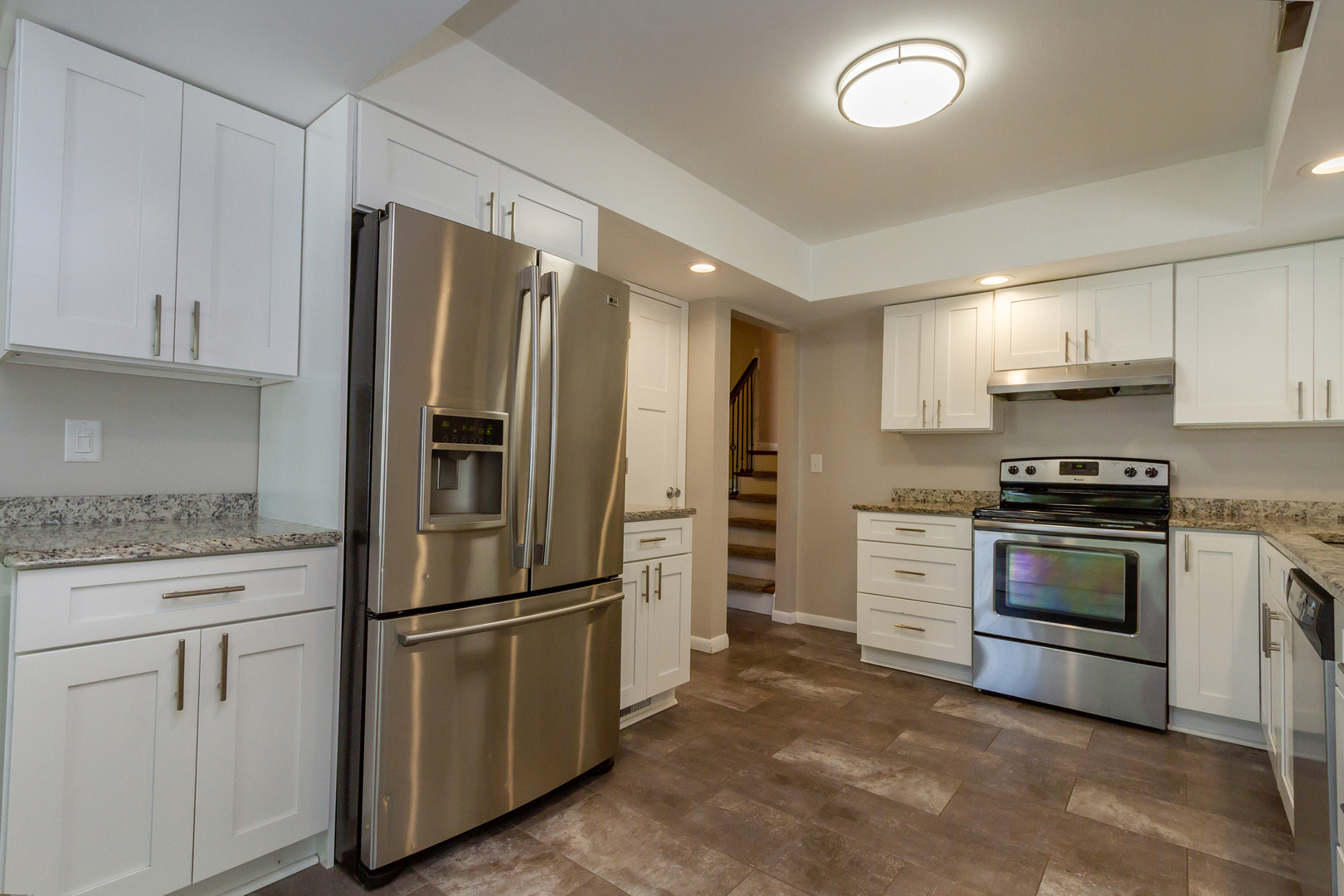 511 Lisa Road West Dundee, IL 60118 - Photo 8 of 25