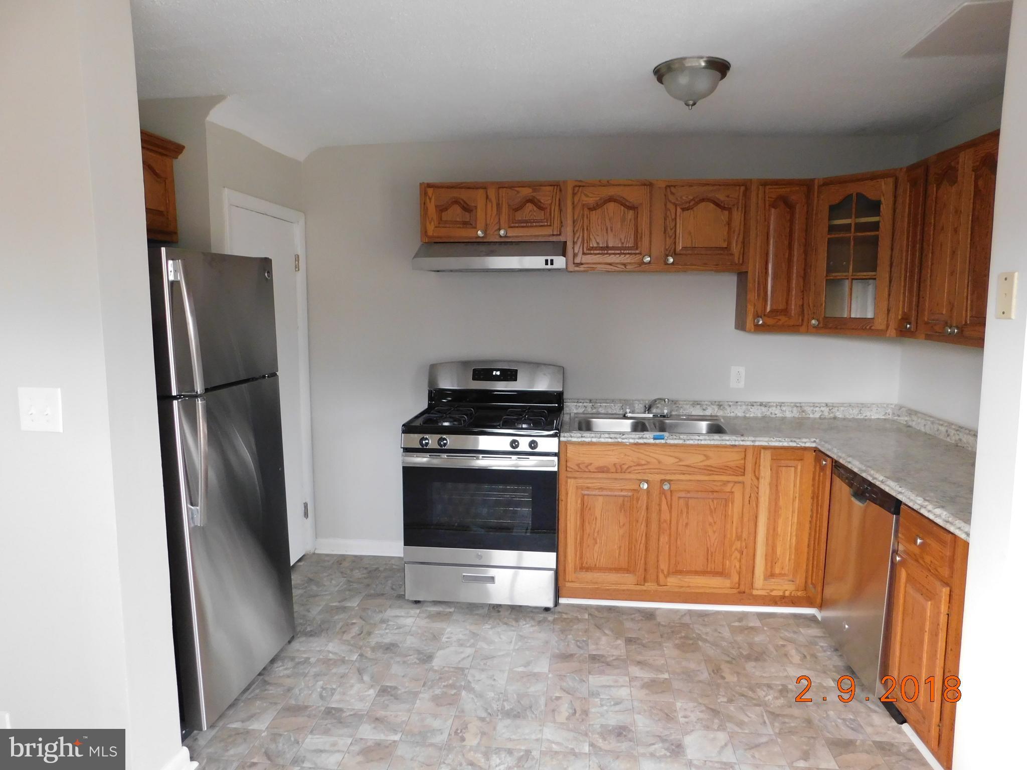 4465 Fenor Road Baltimore, MD 21227 - Photo 4 of 8 Kitchen