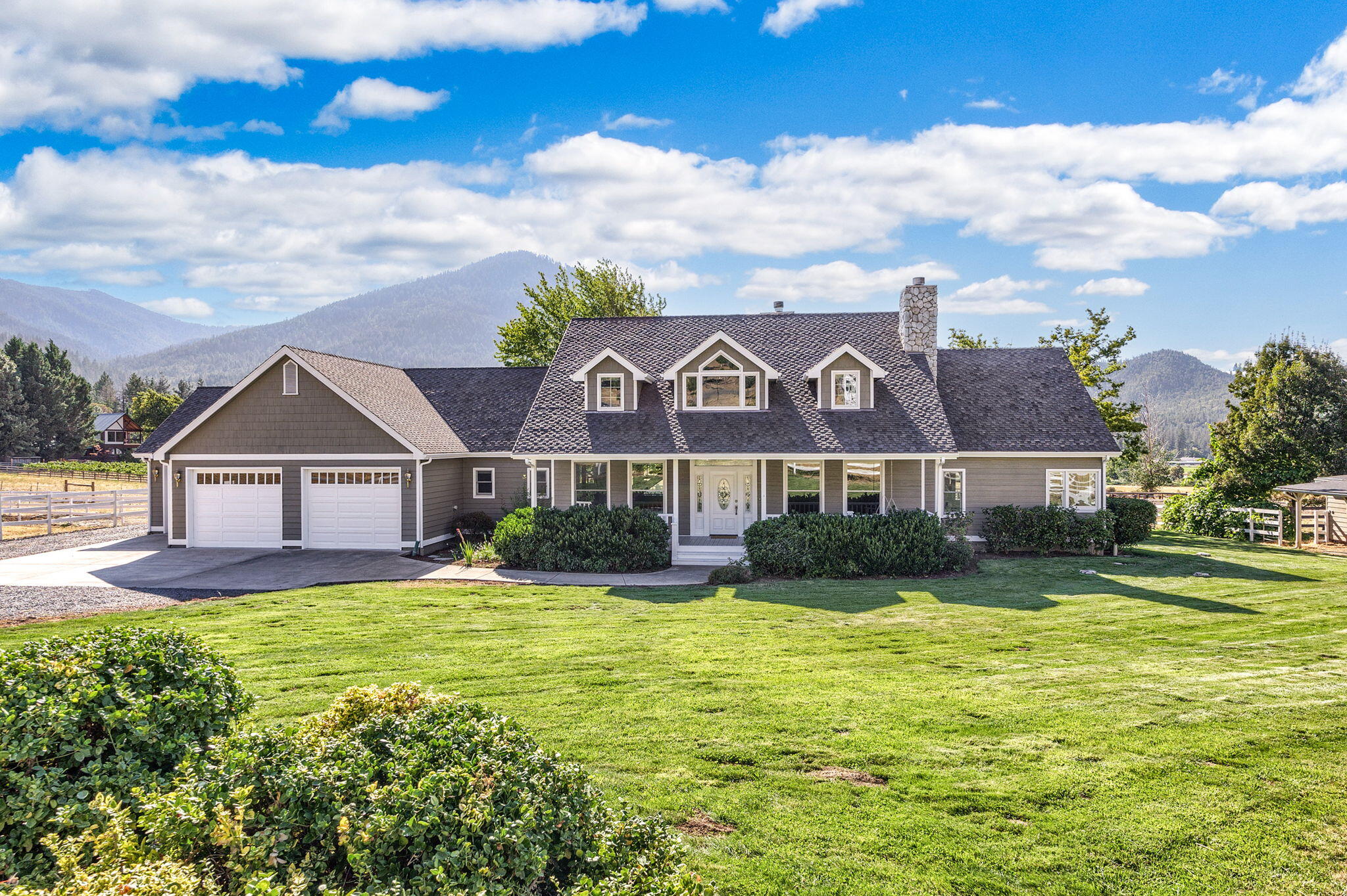 1550 Upper Applegate Road Jacksonville, OR 97530 - Photo 1 of 52 main