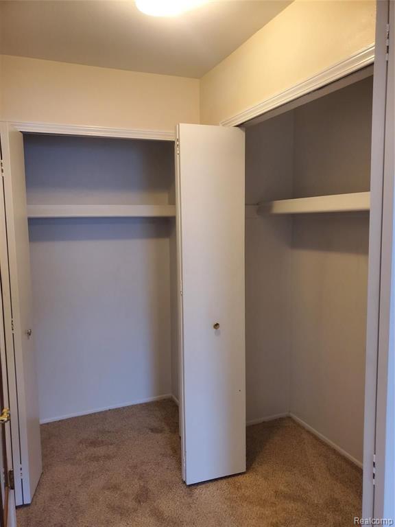 24360 East River Road, Unit 33 Grosse Ile, MI 48138 - Photo 17 of 25