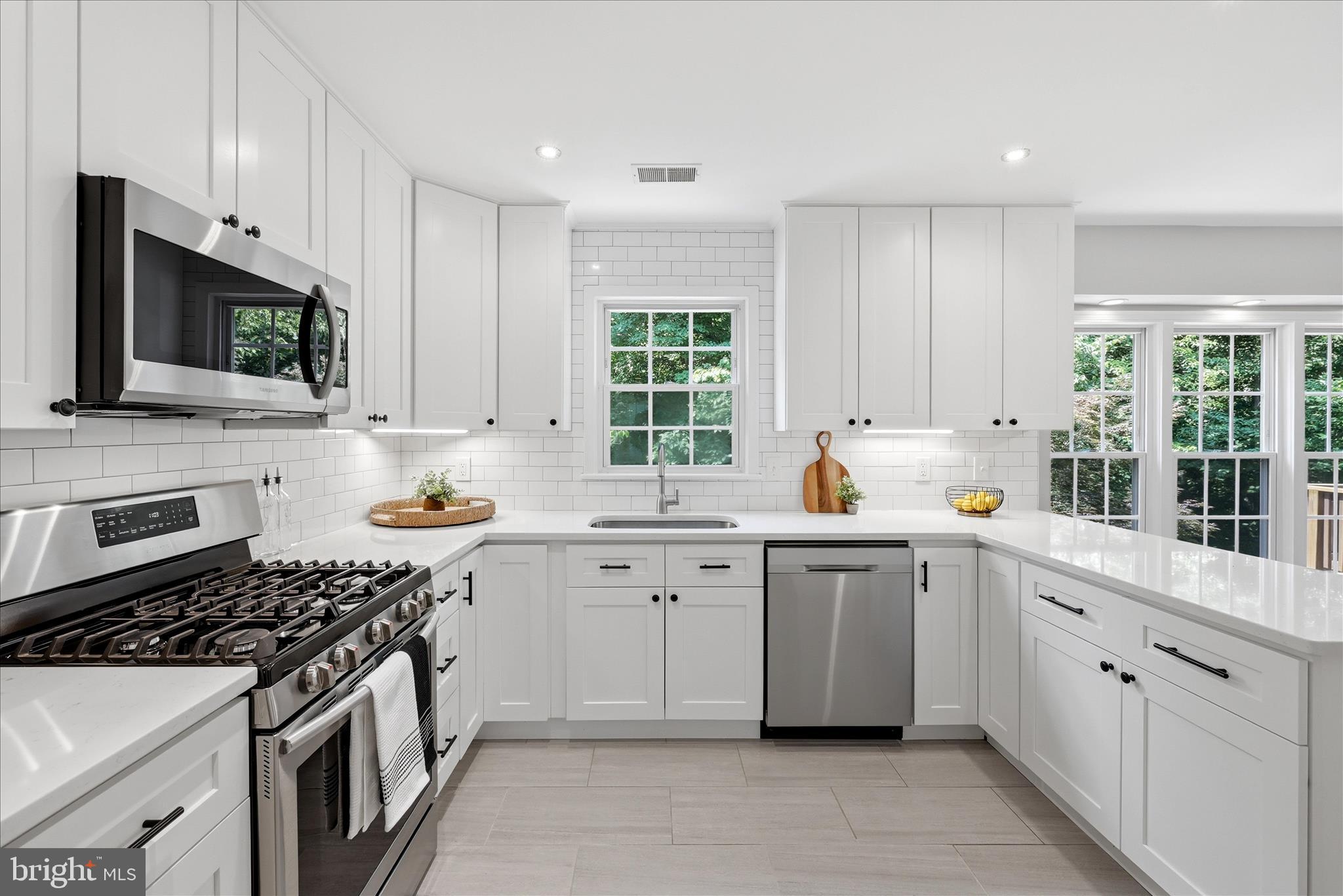 7716 Shootingstar Drive Springfield, VA 22152 - Photo 2 of 35 Kitchen