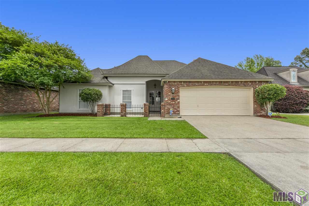 9237 Rue De Fluer Denham Springs, LA 70706 - Photo 1 of 21