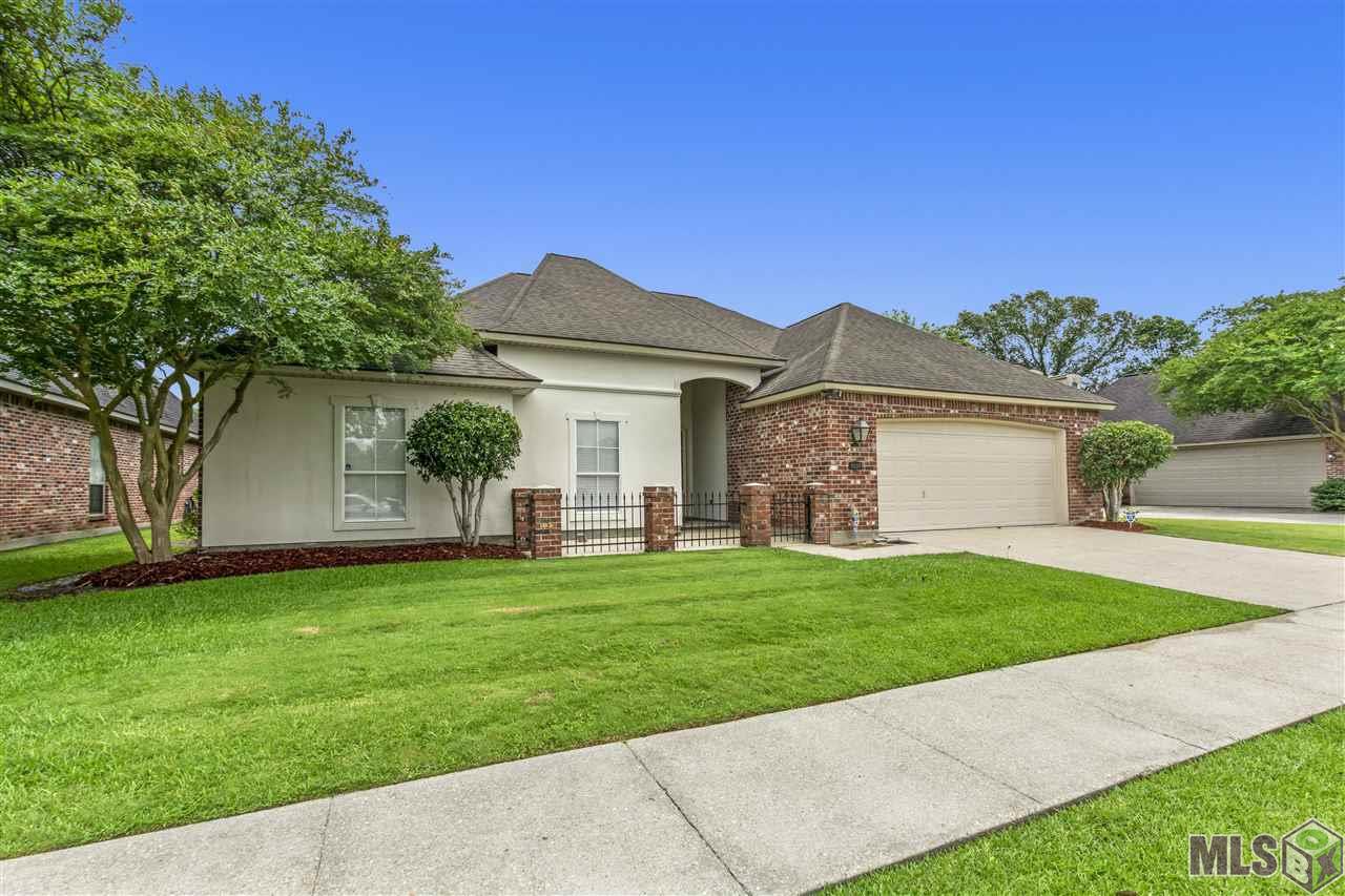 9237 Rue De Fluer Denham Springs, LA 70706 - Photo 2 of 21