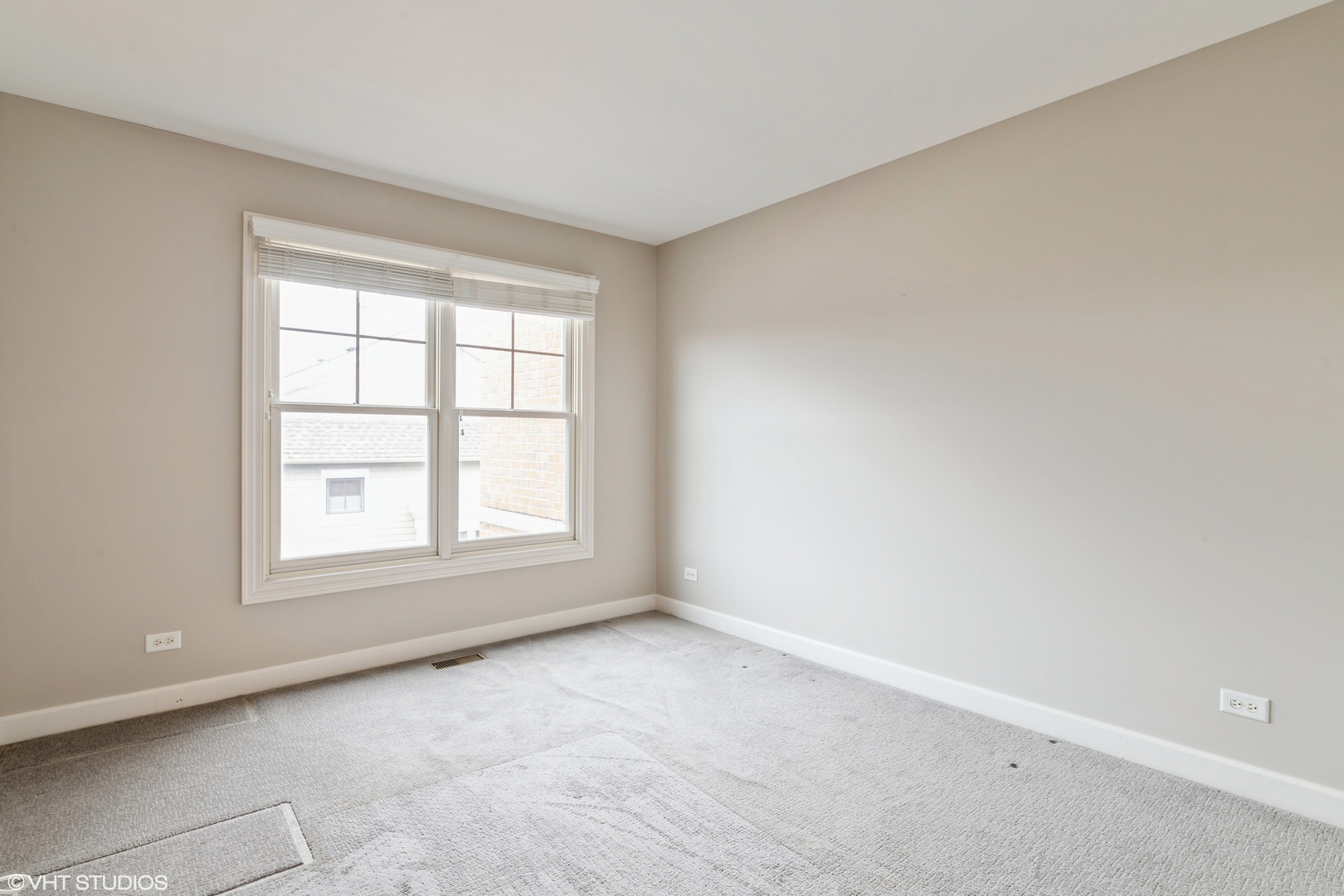 13 Busse Highway Park Ridge, IL 60068 - Photo 14 of 28 an empty room with a window