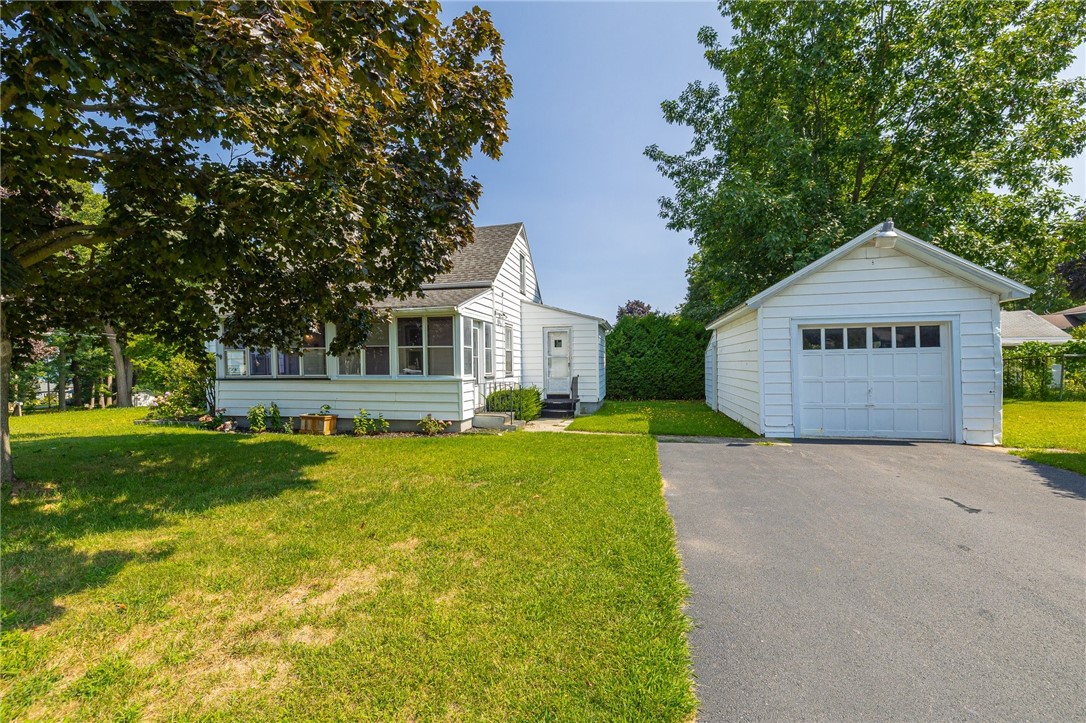 487 Lake Road Webster, NY 14580 - Photo 1 of 1