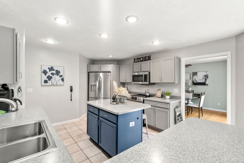 10 Gianna Drive Saugus, MA 01906 - Photo 8 of 35