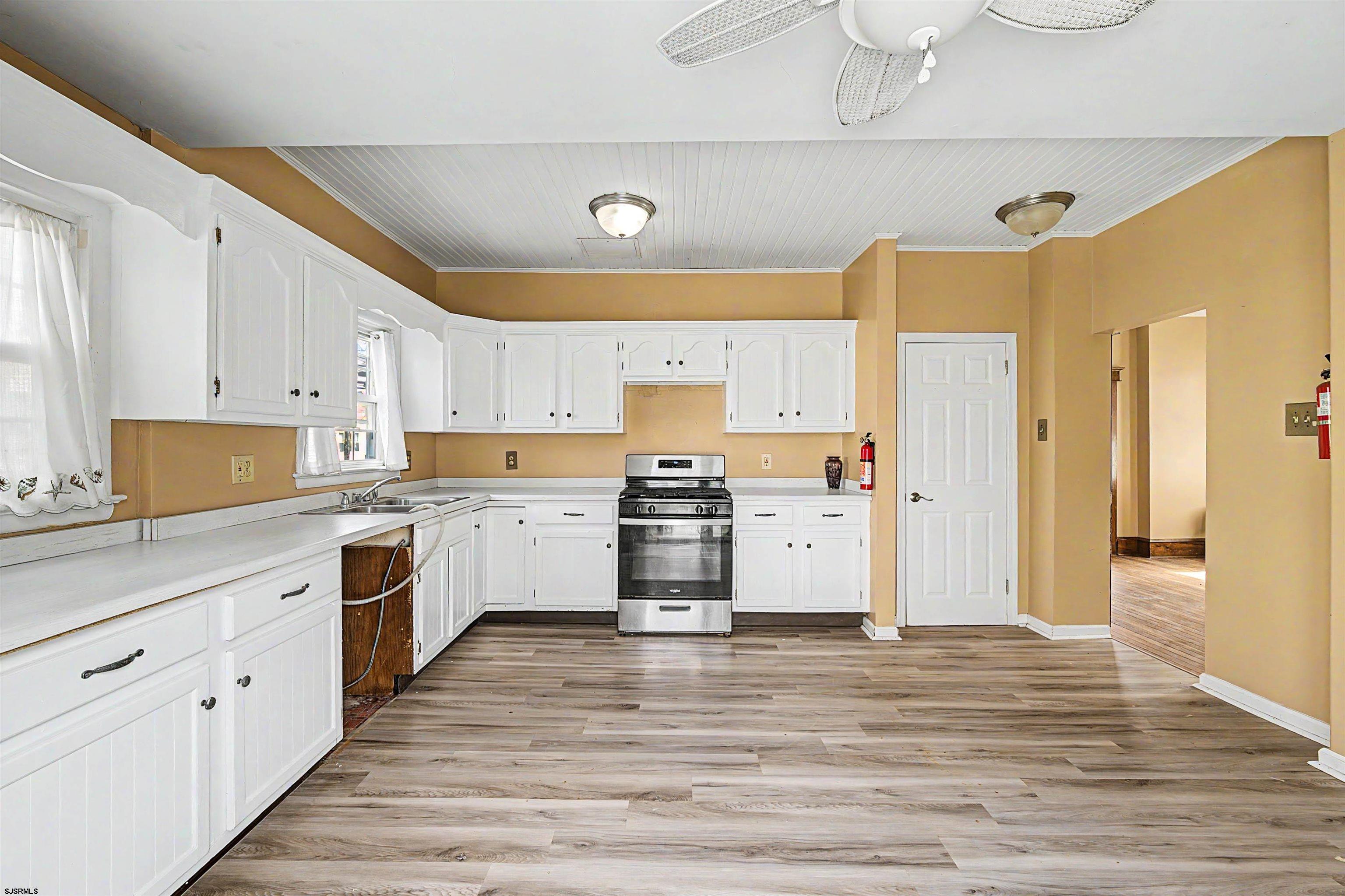 615 Shore Road Somers Point, NJ 08244 - Photo 15 of 33