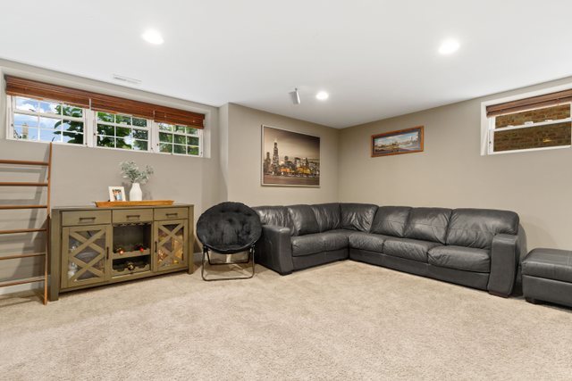 Undisclosed Address Chicago, IL 60634 - Photo 27 of 44 a living room with furniture