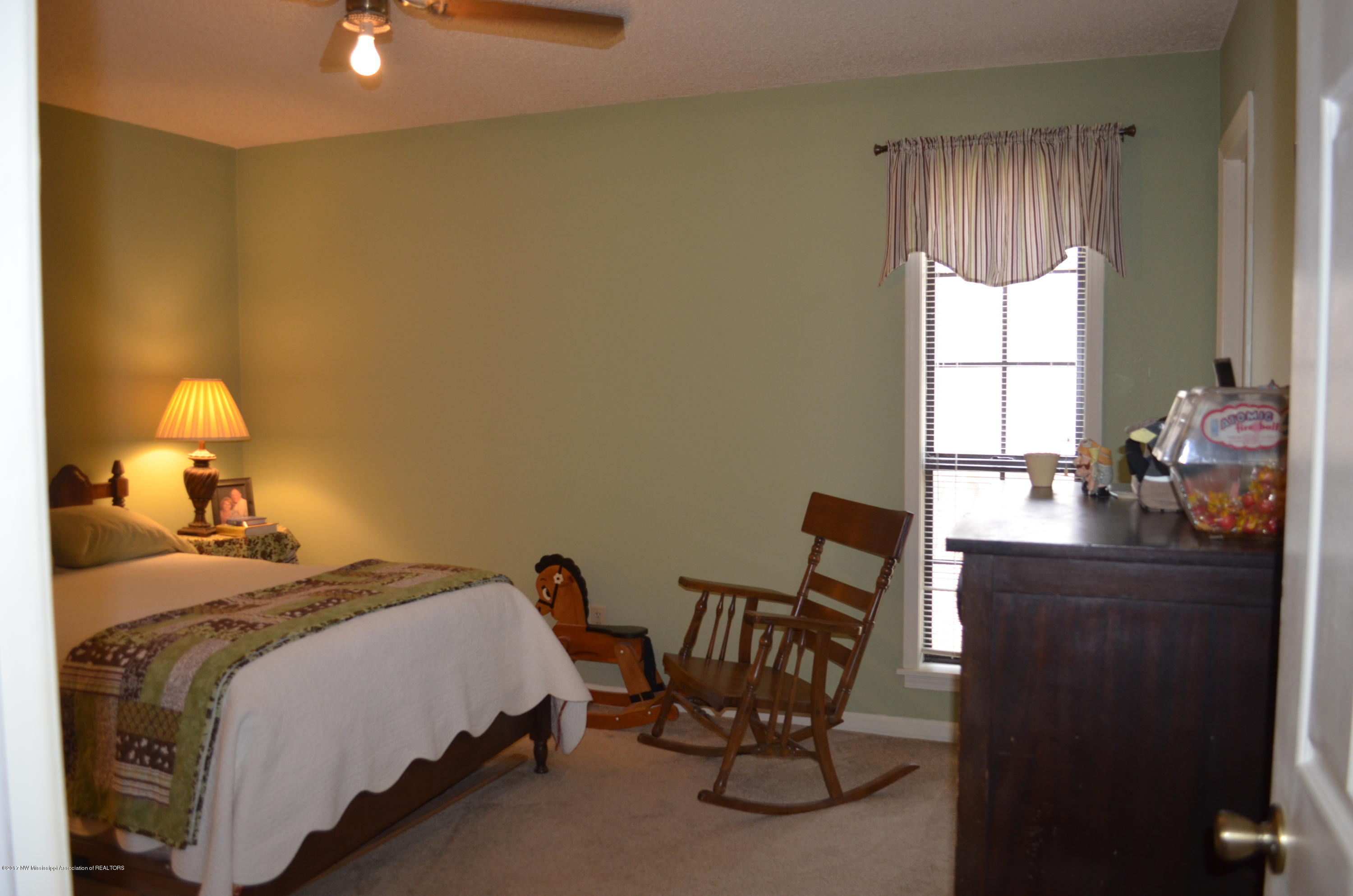 150 Belmont Road Hernando, MS 38632 - Photo 17 of 29 Plenty of Rocking room!