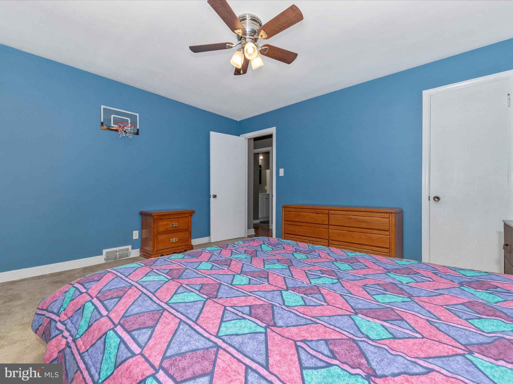 811 Park Road Hagerstown, MD 21740 - Photo 24 of 51 Bedroom 2