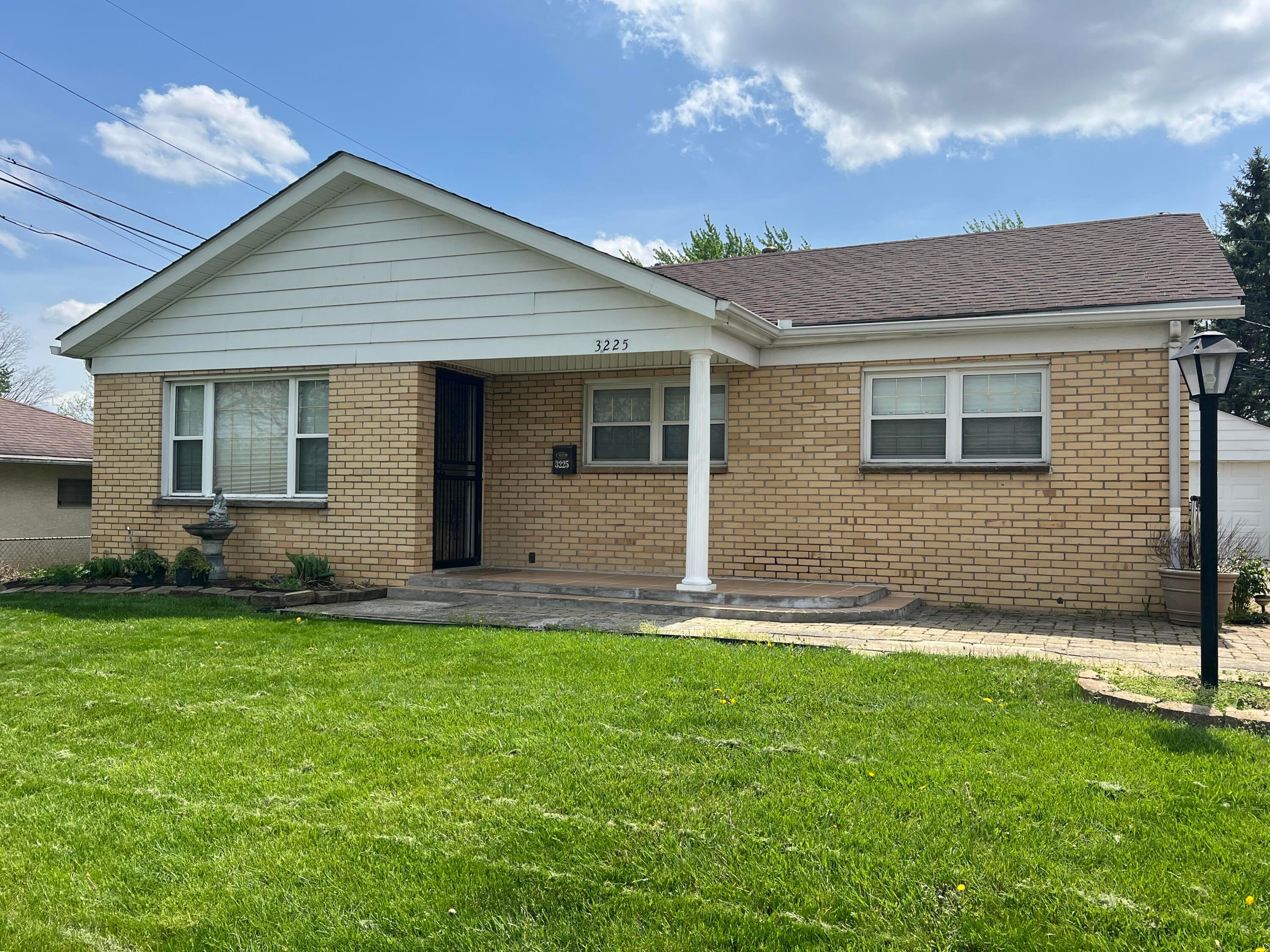 3225 Whitehead Road Columbus, OH 43204 - Photo 2 of 28