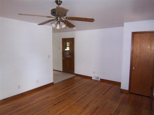 3015 Tower Road Clinton, IA 52732 - Photo 3 of 19 Gallery Image 3