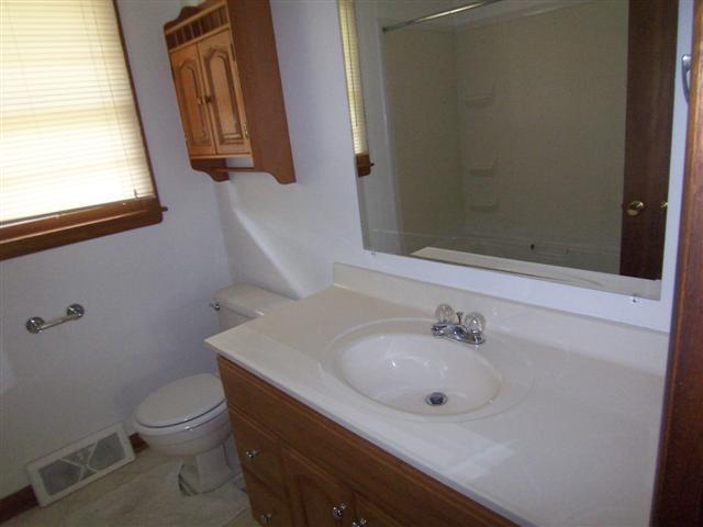 3015 Tower Road Clinton, IA 52732 - Photo 4 of 19 Gallery Image 4