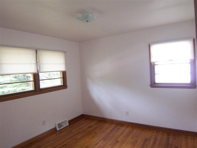3015 Tower Road Clinton, IA 52732 - Photo 5 of 19 Gallery Image 5