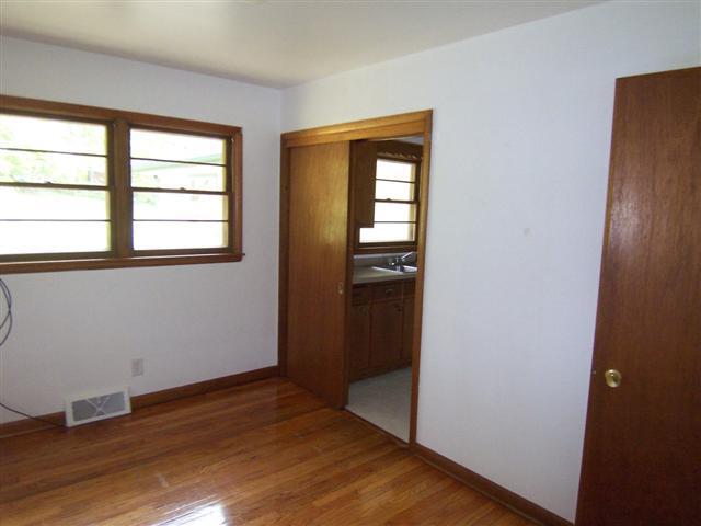 3015 Tower Road Clinton, IA 52732 - Photo 10 of 19 Gallery Image 10