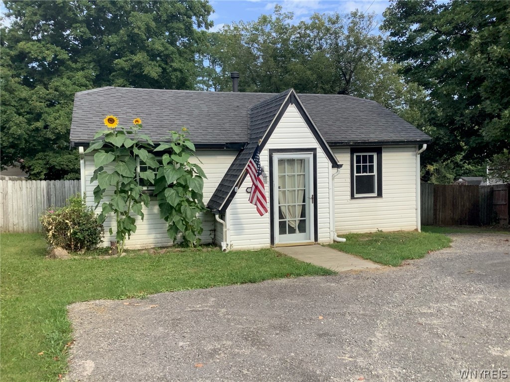 8456 Erie Road Evans, NY 14006 - Photo 1 of 1 Gallery Image 1