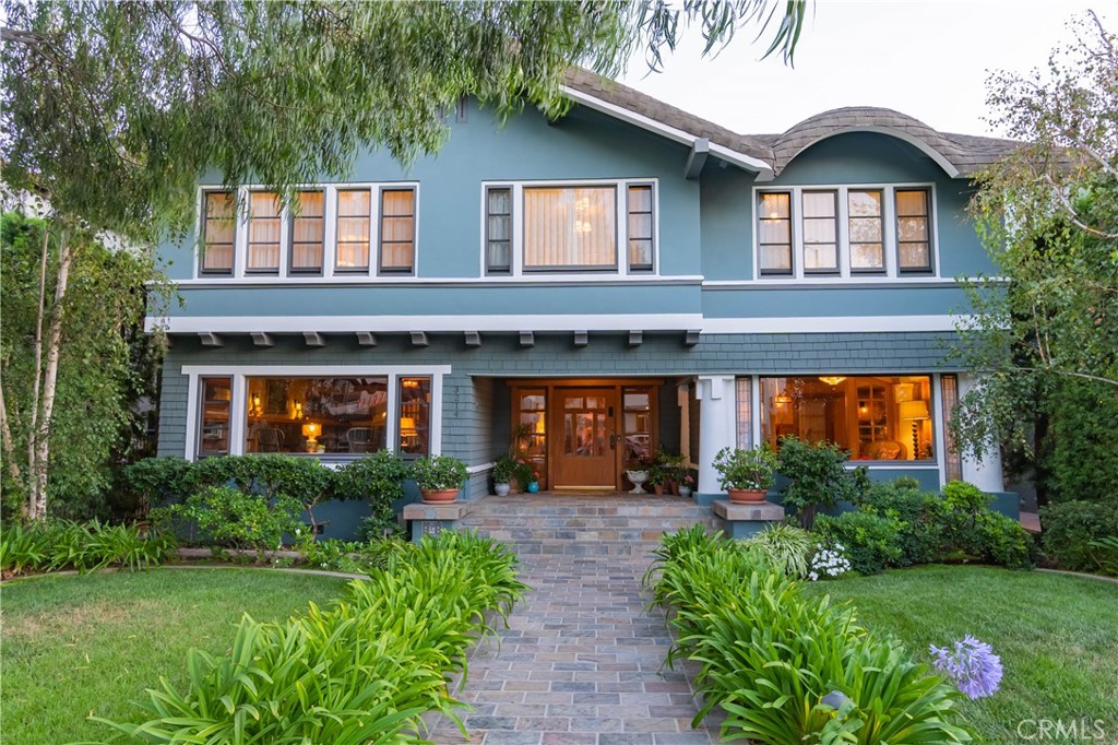 3216 2nd Street Long Beach, CA 90803 - Photo 62 of 62 a front view of a house with garden